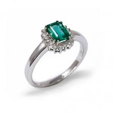 Anillo en oro de 18k y Esmeralda Colombiana y Diamantes AN43