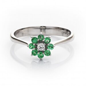 Anillo en oro de 18k y Esmeralda Colombiana y Diamantes AN44